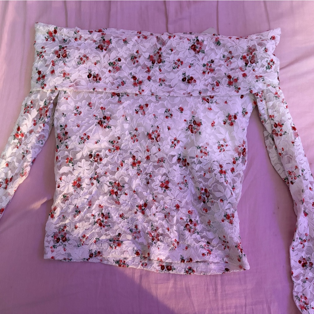 Hollister Floral Lace Off-Shoulder Crop Top - White and Red